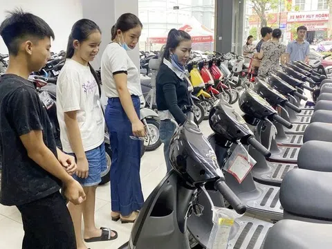 Xe điện vào mùa cao điểm trước thềm khai giảng