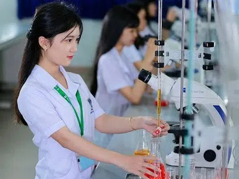Điểm chuẩn của 15 trường Y Dược: Có ngành lấy tuyệt đối 30/30