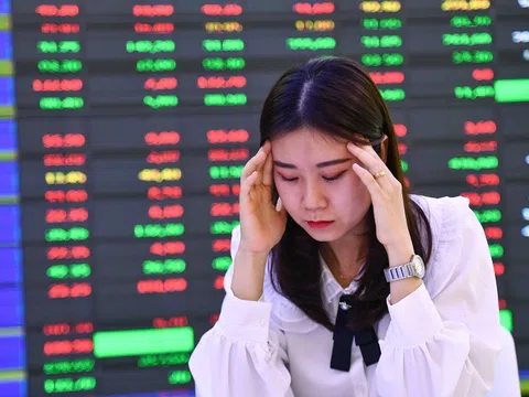 VN-Index mất hơn 40 điểm từ đỉnh, công ty chứng khoán phát cảnh báo