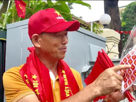 Không chỉ khách sạn, ăn uống, 4 mặt hàng này khiến người dân tranh nhau mua dịp diễu binh