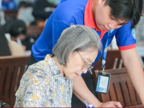 Người phụ nữ 62 tuổi trở thành tân sinh viên đại học với lý do đặc biệt