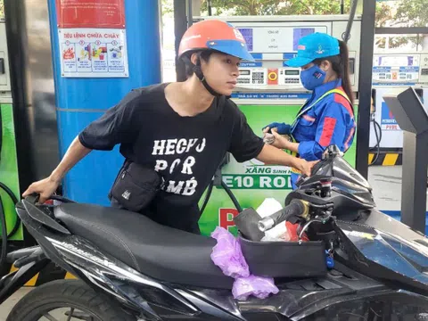 Xăng dầu đồng loạt tăng giá, diesel vượt 18 ngàn đồng/lít