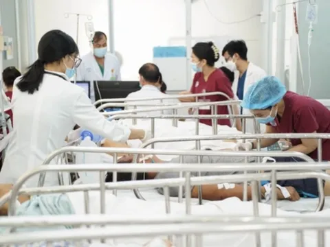 Cô gái ở TP HCM hốt hoảng khi phát hiện bàn tay người ven đường