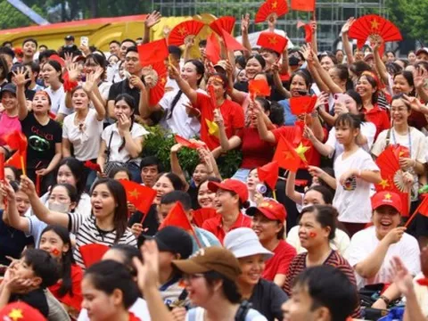 Món quà 100.000 đồng ăn lễ 2/9 và thông điệp của một Nhà nước biết sẻ chia
