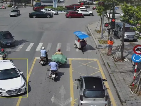 Loạt xe rẽ trái sai quy định, đè vạch mang biển số sau nhanh chóng nộp phạt nguội theo Nghị định 168