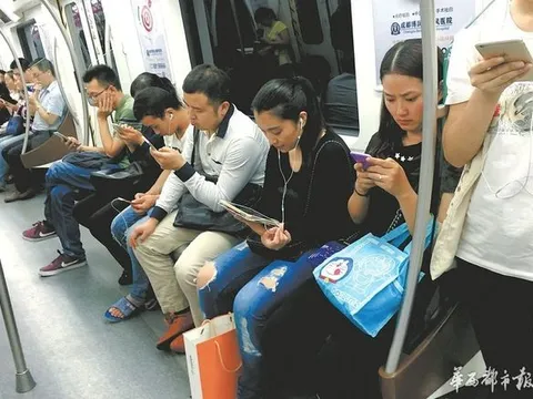6 kiểu emoji người EQ thấp "chuộng" nhất