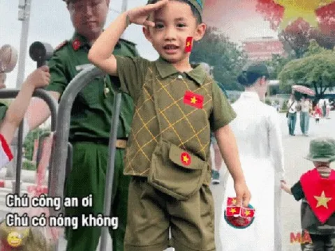 Bố mẹ đưa bé con 4 tuổi vượt hơn 1.600km từ Nam ra Bắc trước thềm đại lễ: "Con hãy yêu Tổ quốc mình, từ những điều đơn giản nhất"