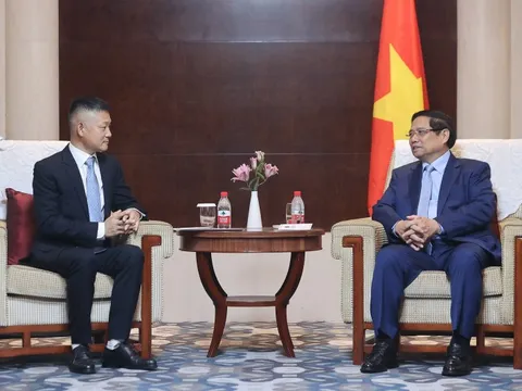 Thủ tướng muốn hãng xe máy điện Trung Quốc mở rộng đầu tư tại Việt Nam