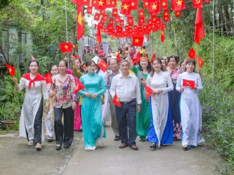 Phố phường TPHCM dịu dàng, bình yên những ngày mừng Quốc khánh