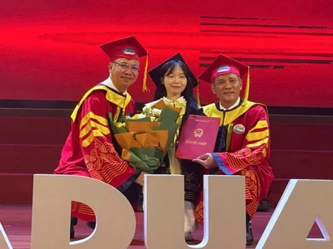 Nữ sinh tí hon, mồ côi cha mẹ vượt số phận tốt nghiệp loại giỏi trường Thuỷ lợi