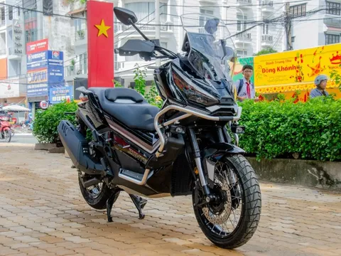 Cận cảnh Zontes 368G - xe tay ga Trung Quốc giá 138 triệu đồng