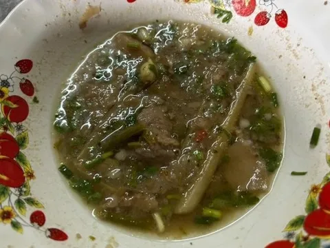 Cha và con gái bất ngờ tử vong sau bữa ăn