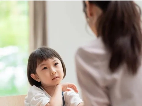 Chuyên gia tâm lý khảo sát 200 cặp mẹ con khẳng định: 6 ‘phép màu kỳ diệu’ của cha mẹ EQ cao, khiến trẻ em nghe lời ngay lập tức