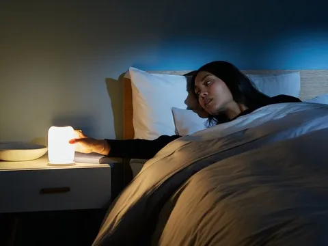Đi ngủ để sáng đèn hay tắt đèn sống thọ hơn: Nghiên cứu chứng minh lâu nay nhiều người đã làm sai