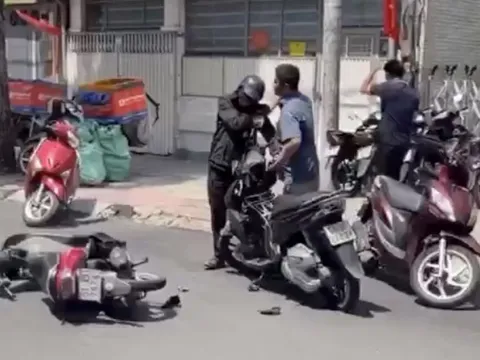 TP HCM: Công an đang xác minh 2 clip phản cảm liên quan 1 người đàn ông