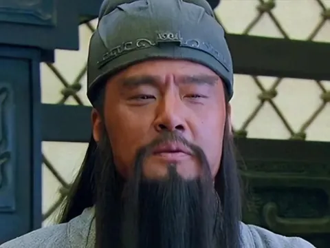 Vị tướng khiến cả Quan Vũ lẫn Hoàng Trung không thể đánh bại nhưng Quan Hưng dễ dàng giết chết