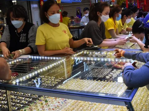 Giá vàng hôm nay 5-9: Đảo chiều sụt giảm sau chuỗi ngày tăng nóng