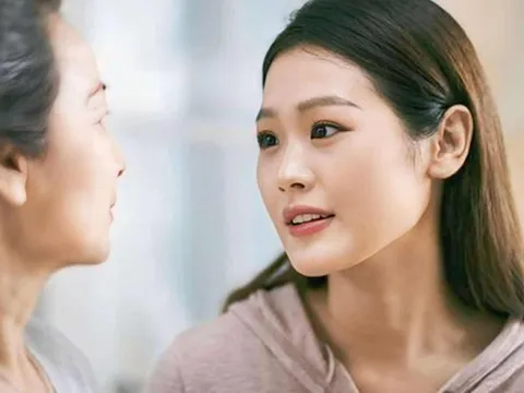 Cuộc gọi của bố mẹ sau khi cho em trai tiền mua nhà khiến tôi nhận ra sự thật về tình yêu thương gia đình!