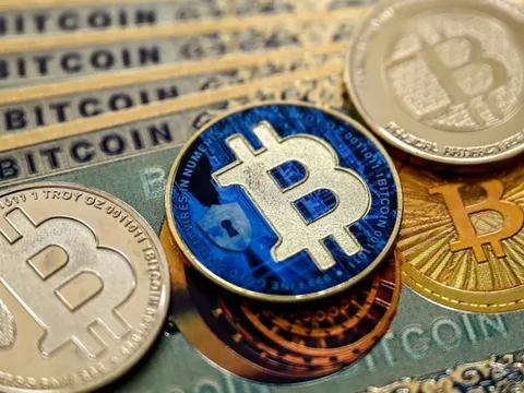 Thị trường tiền số hôm nay, 8-9: Bitcoin vượt 111.000 USD, nguồn cung khan hiếm kỷ lục
