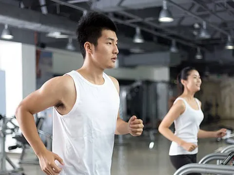 Tìm ra bộ môn kéo dài tuổi thọ hiệu quả nhất với nam giới: Không phải chạy bộ hay cầu lông