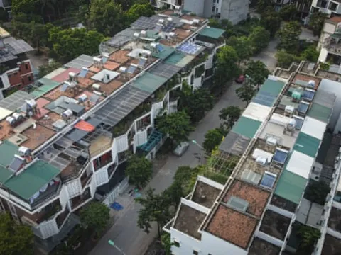 Biệt thự, liền kề chục tỷ cơi nới, 'đội' tôn như nhà tập thể cũ