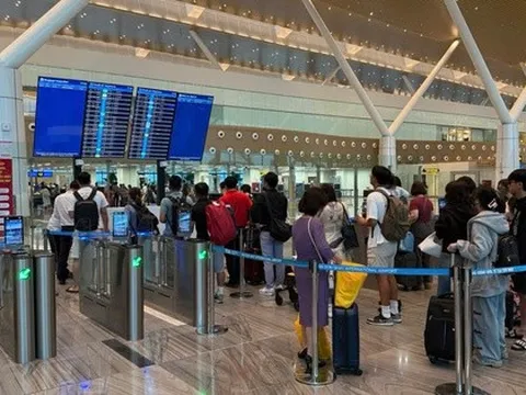 Hàng triệu vé máy bay Tết mở bán sớm trước 5 tháng, khách vẫn ngóng giá rẻ