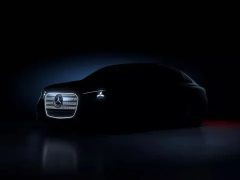 Mercedes C-Class chạy điện sẽ có 'lưới tản nhiệt' phát sáng cỡ lớn