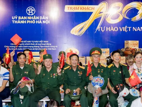 Dấu ấn Long Châu tại A80: Lan tỏa yêu thương, sẻ chia, gắn kết dân tộc