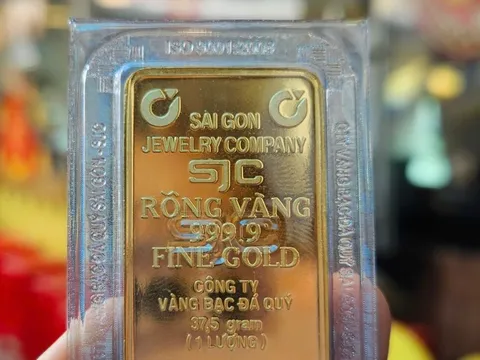 Giá vàng tiếp tục tăng, TP HCM công bố hơn 800 điểm mua bán vàng miếng hợp pháp