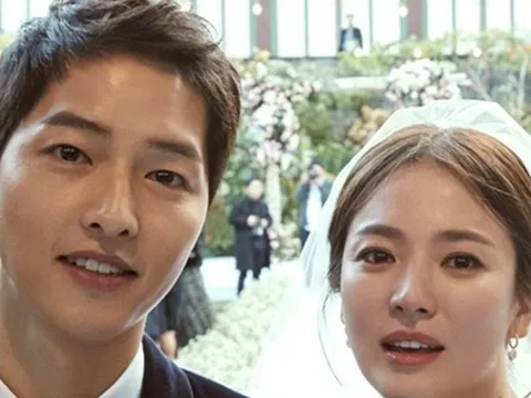 Phát ngôn “10 giờ tối không được đi uống với bạn khác giới” của Song Joong Ki gây tranh cãi, netizen lại gọi tên Song Hye Kyo