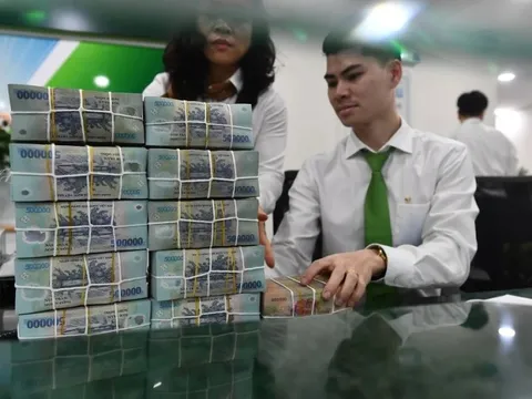 Chính phủ chỉ đạo đẩy nhanh tăng vốn cho Vietcombank, VietinBank, BIDV
