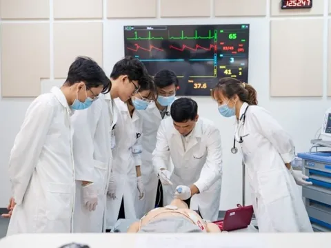 Chỉ có 13 trường trên cả nước đào tạo bác sĩ nội trú: Bạn biết hết chưa?
