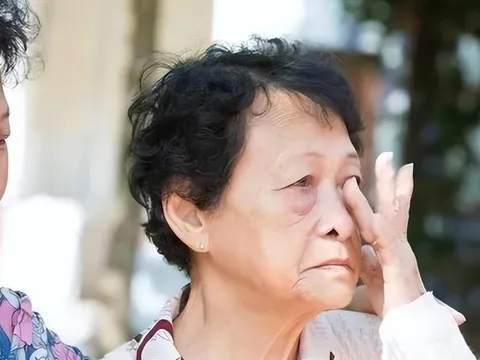 Ngoài 60 tuổi, muốn các con hiếu thảo, chớ dại nhắc đến 4 câu này: Hậu quả có thể khiến bạn cô đơn tuổi già