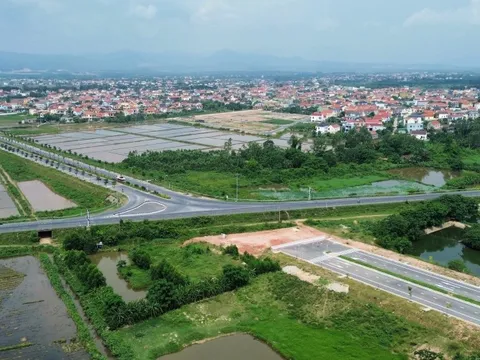 Không có chuyện "làm cầu vượt Điện Biên Phủ" qua đường tránh Đồng Hới