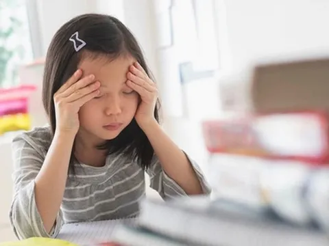 Sau khi con thành công, chuyên gia Mỹ phát hiện bố mẹ thường nuối tiếc về 4 việc làm này: Nhận ra sớm tốt cho tương lai của trẻ