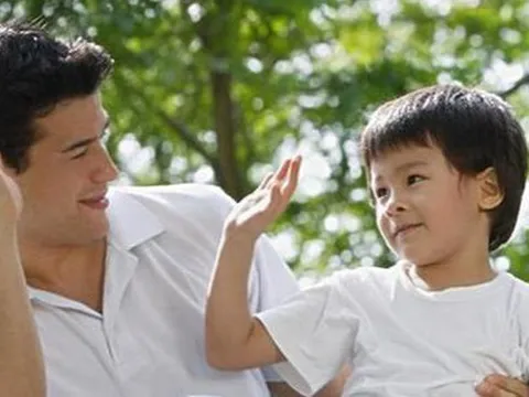 Không phải vàng bạc, ông bà dặn: Cha mẹ nói 5 câu này mới là trao con gia sản quý nhất đời, giúp chúng càng sống càng giàu