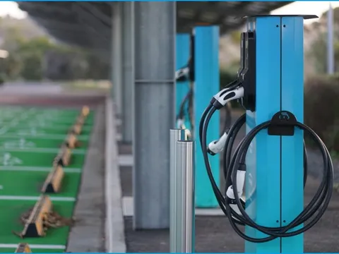 Thị trường xe điện toàn cầu tăng 15% trong tháng 8