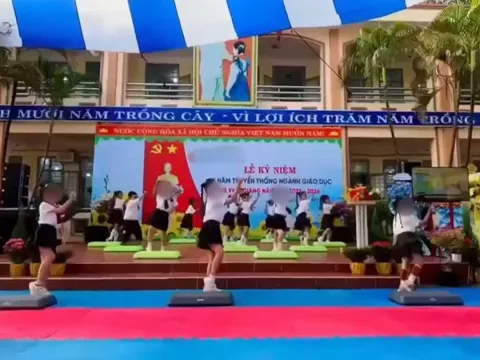 Tranh cãi clip học sinh tiểu học xếp hàng đứng bục, nhảy bắt trend TikTok trong lễ khai giảng