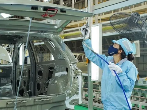 Tiêu thụ ô tô tiến gần mốc 1 triệu xe, nội địa hóa "ì ạch" 10%