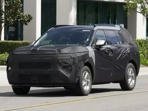 Hyundai Tucson 2027 lộ diện ảnh lái thử, chỉ còn động cơ hybrid