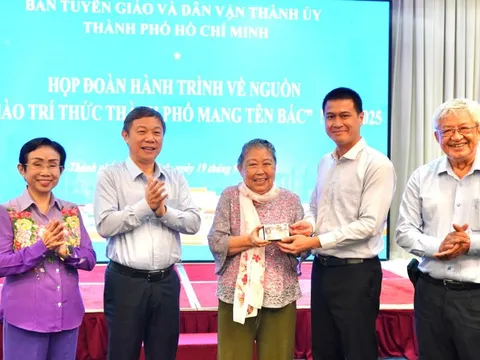 Đoàn trí thức TP HCM tham gia về nguồn tại Cao Bằng, Tuyên Quang, Hà Nội