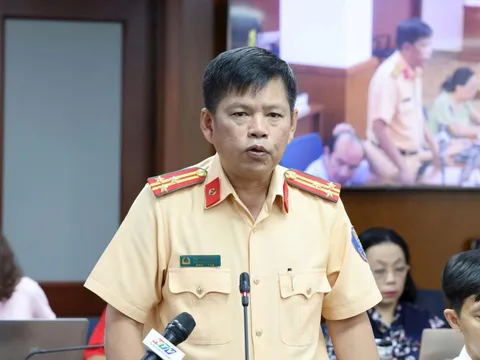 Công an TP.HCM đề nghị sớm sửa chữa đường Kha Vạn Cân hư hỏng nặng