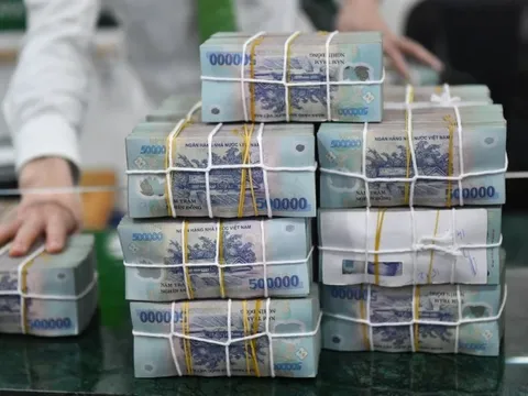 Tín dụng tăng kỷ lục, hơn 2,1 triệu tỷ 'chảy' ra nền kinh tế