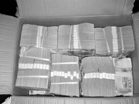 Tịch thu hơn 23 tỷ đồng tiền mặt trong một căn hộ 3 phòng ngủ cho thuê