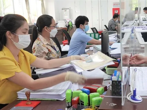 Báo cáo Bộ Chính trị chính sách tiền lương của cán bộ, công chức, viên chức
