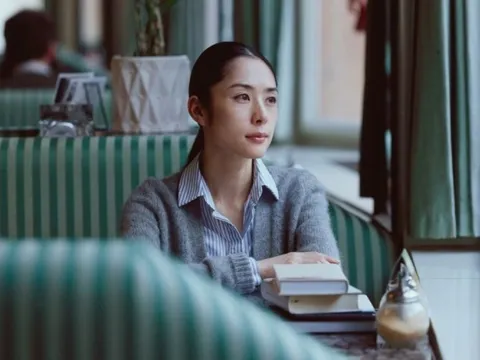 Dốc tiền tiết kiệm 10 năm mua nhà cho con, chứng kiến 1 cảnh người mẹ quyết định: Con tự lo thân, mẹ không chi 1 đồng nào nữa