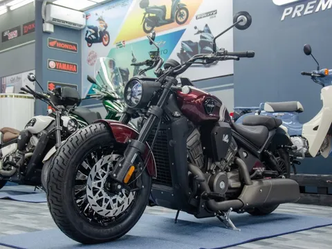 Chi tiết Benda Dark Flag 500 Commander - môtô 500 cc có treo khí nén