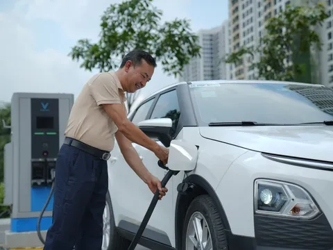Grab tham gia mảng gọi ôtô điện