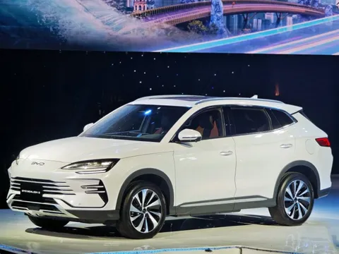 Cuộc đua ưu đãi của xe hybrid, càng cuối năm càng giảm sâu