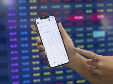 VN-Index lên cao chưa từng thấy